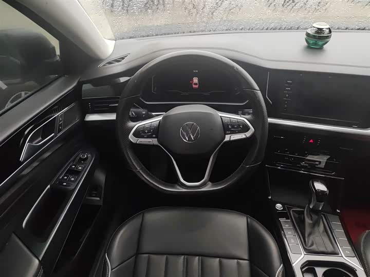 Фото 3 - Volkswagen Passat