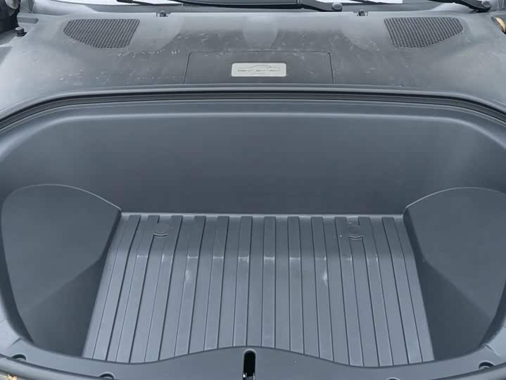 Фото 12 - Xiaomi SU7