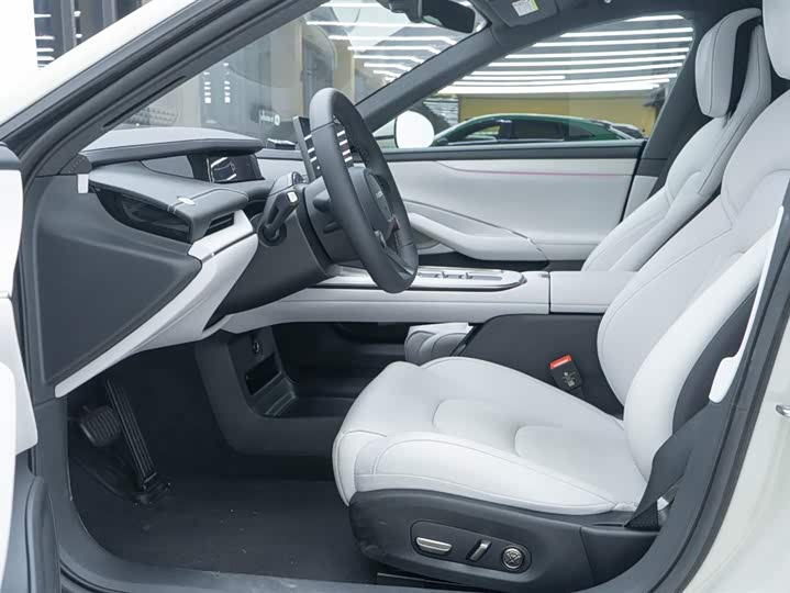 Фото 22 - Xiaomi SU7