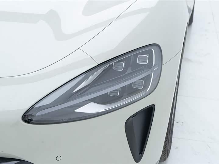 Фото 8 - Xiaomi SU7