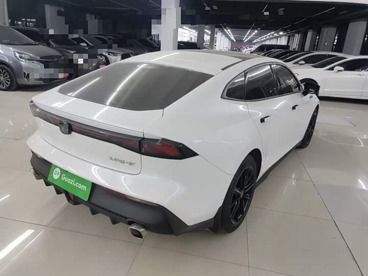 Фото 7 - Changan UNI-V