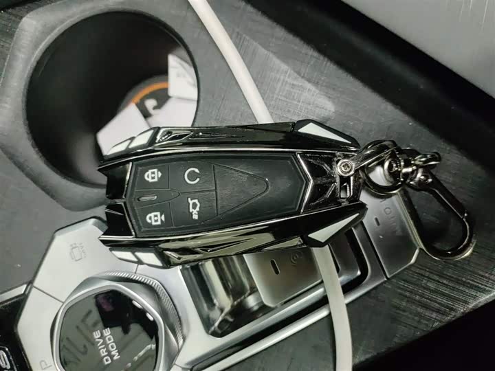 Фото 9 - Changan UNI-V