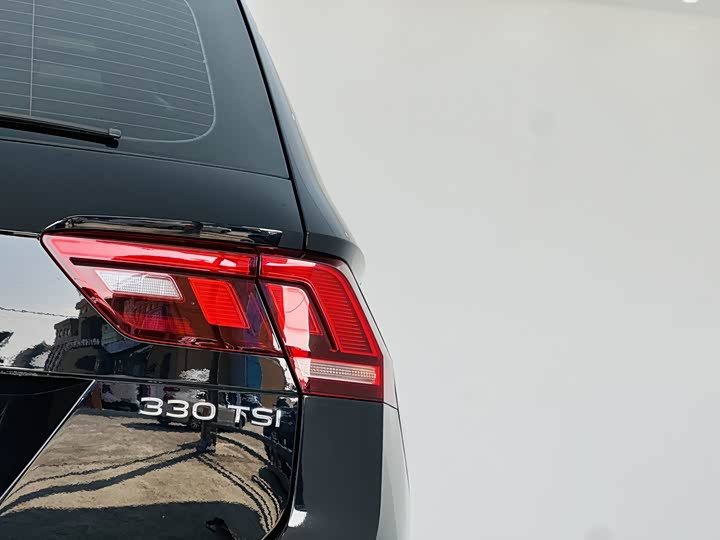 Фото 11 - Volkswagen Tiguan L Pro