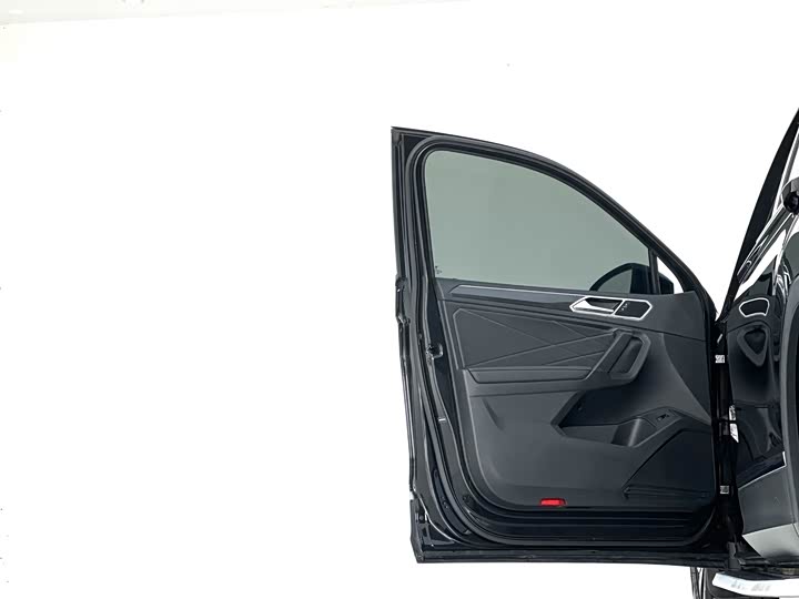 Фото 12 - Volkswagen Tiguan L Pro