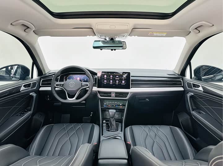 Фото 15 - Volkswagen Tiguan L Pro