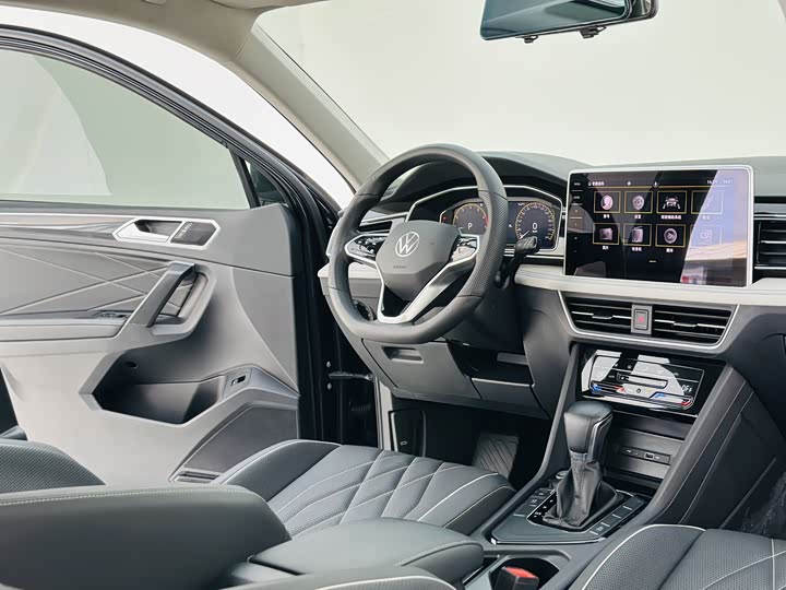 Фото 16 - Volkswagen Tiguan L Pro