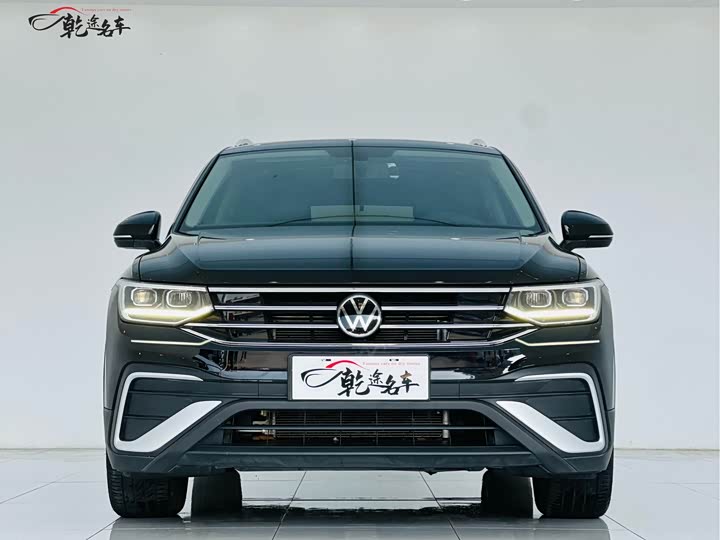 Фото 2 - Volkswagen Tiguan L Pro