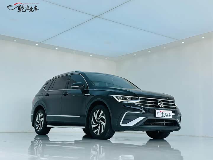 Фото 3 - Volkswagen Tiguan L Pro