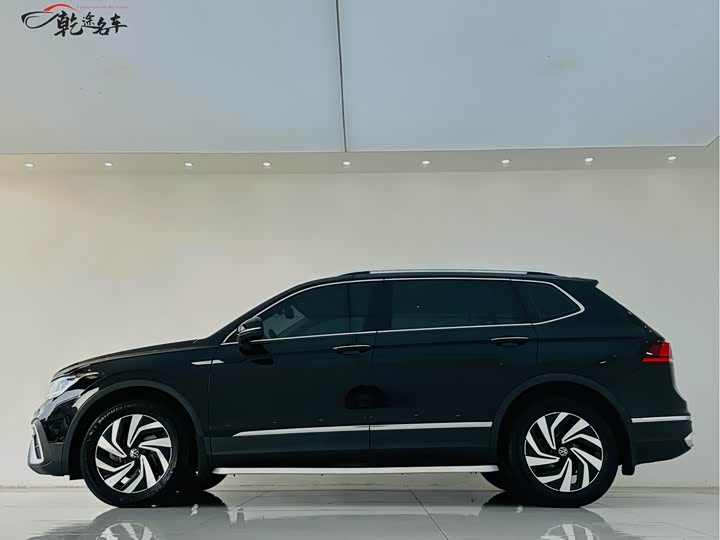 Фото 4 - Volkswagen Tiguan L Pro