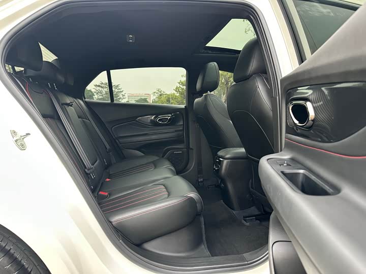 Фото 17 - GAC Trumpchi Empow R