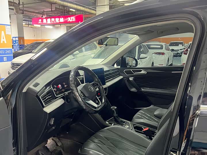 Фото 5 - Volkswagen Tiguan L Pro