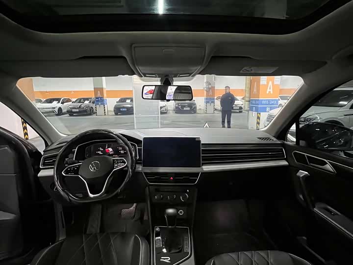 Фото 6 - Volkswagen Tiguan L Pro