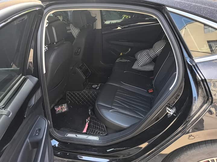 Фото 11 - Volkswagen Passat