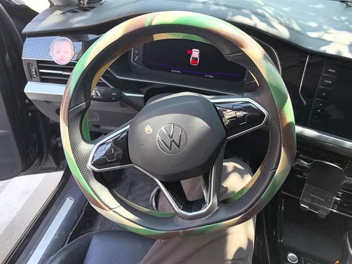 Фото 15 - Volkswagen Passat