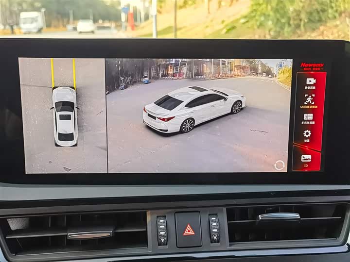 Фото 14 - Lexus ES