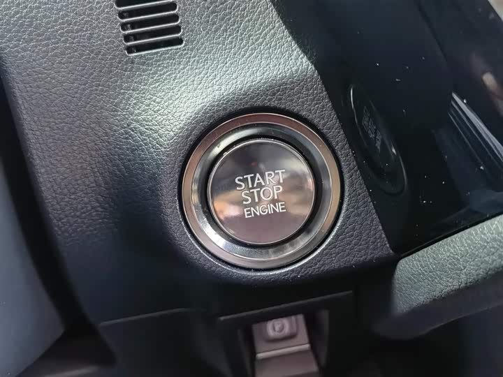 Фото 18 - Lexus ES