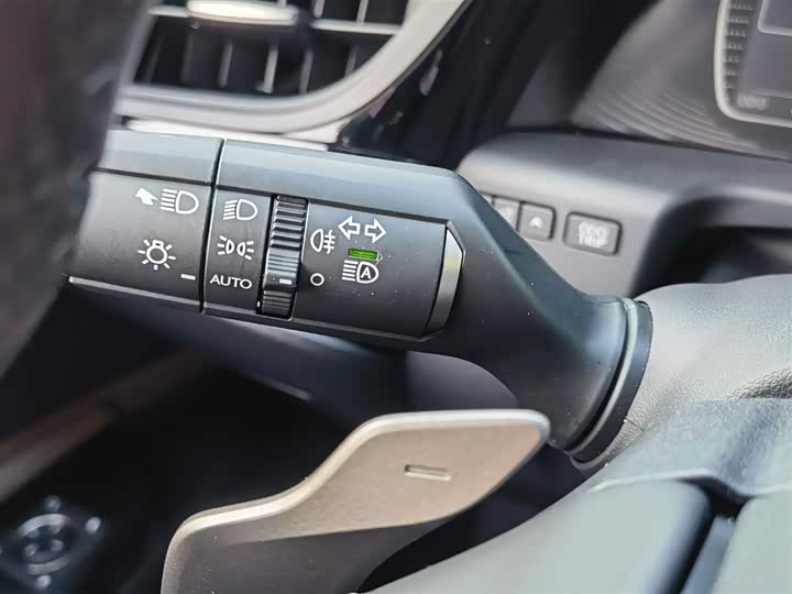 Фото 21 - Lexus ES