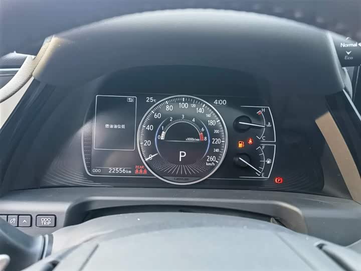 Фото 27 - Lexus ES