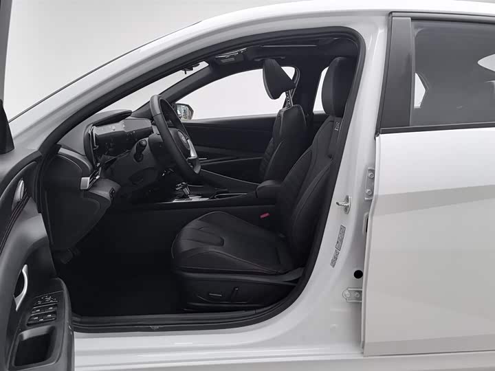 Фото 10 - Hyundai Elantra N line