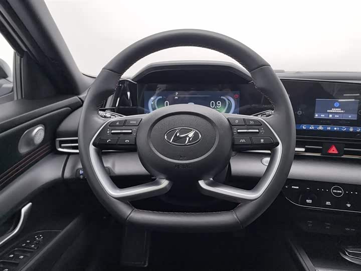 Фото 11 - Hyundai Elantra N line