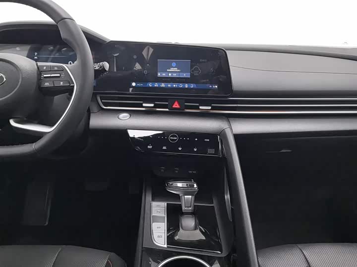 Фото 12 - Hyundai Elantra N line