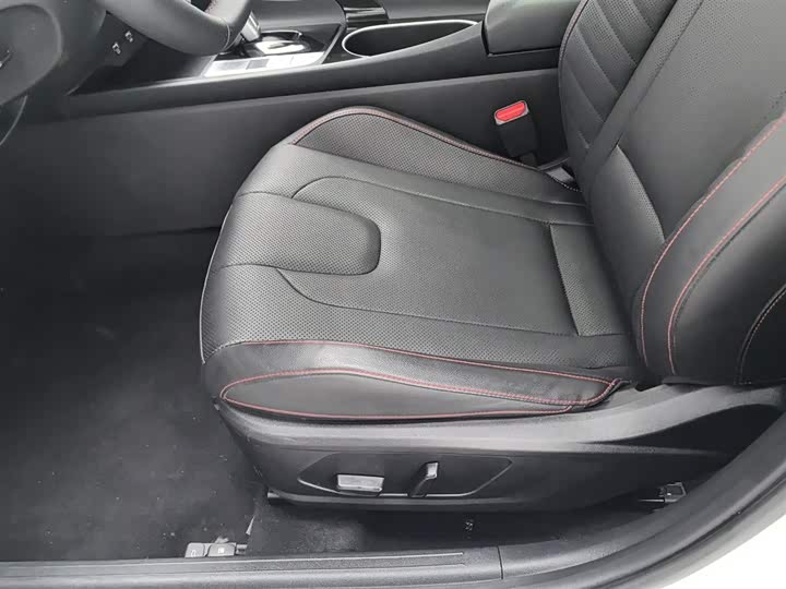 Фото 20 - Hyundai Elantra N line