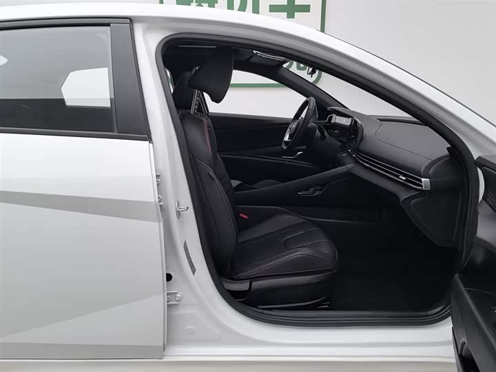 Фото 23 - Hyundai Elantra N line