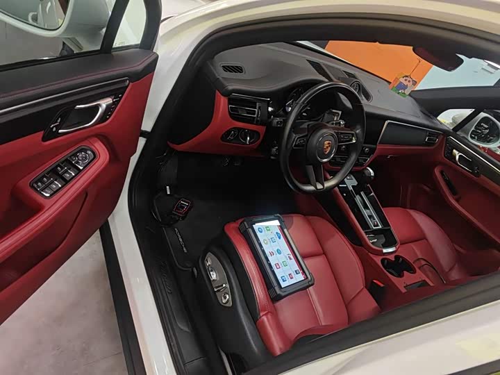 Фото 13 - Porsche Macan