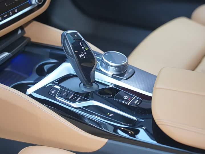 Фото 13 - BMW 5 Series