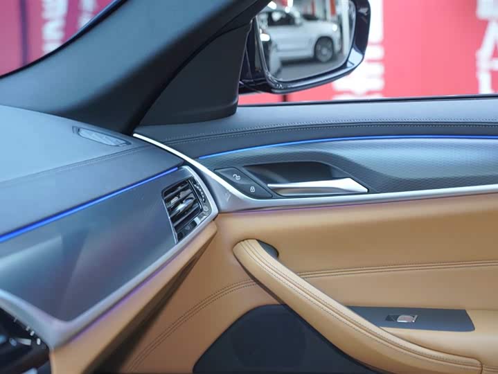 Фото 16 - BMW 5 Series