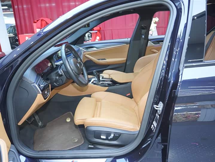 Фото 17 - BMW 5 Series