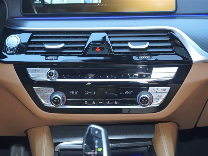 Фото 21 - BMW 5 Series