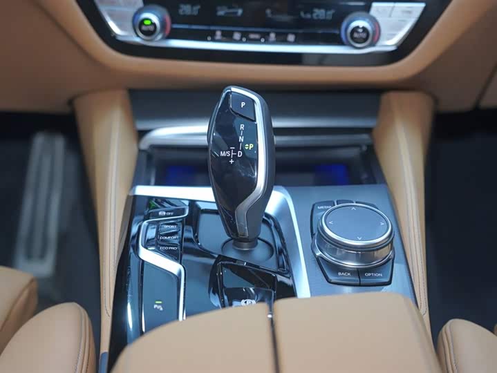 Фото 22 - BMW 5 Series