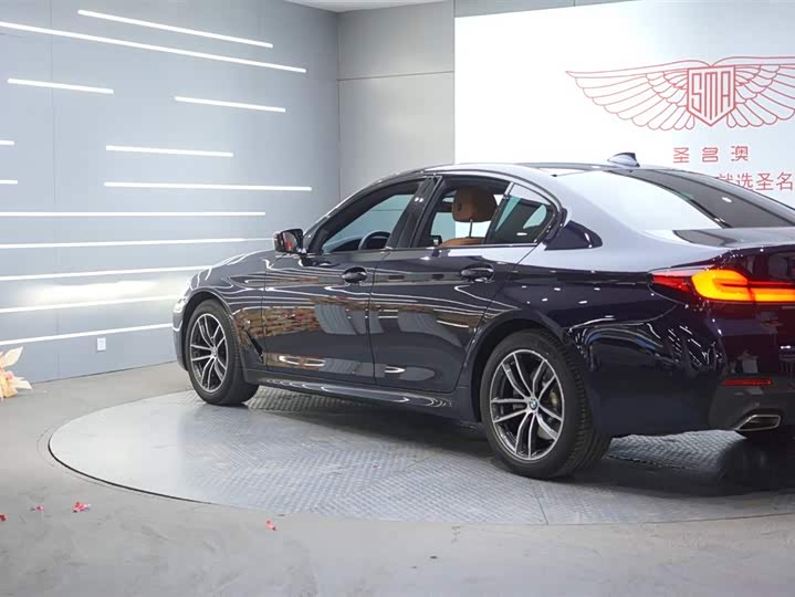 Фото 3 - BMW 5 Series