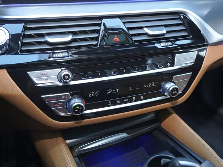 Фото 9 - BMW 5 Series