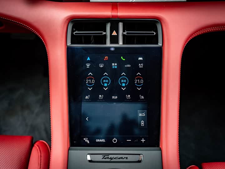 Фото 17 - Porsche Taycan