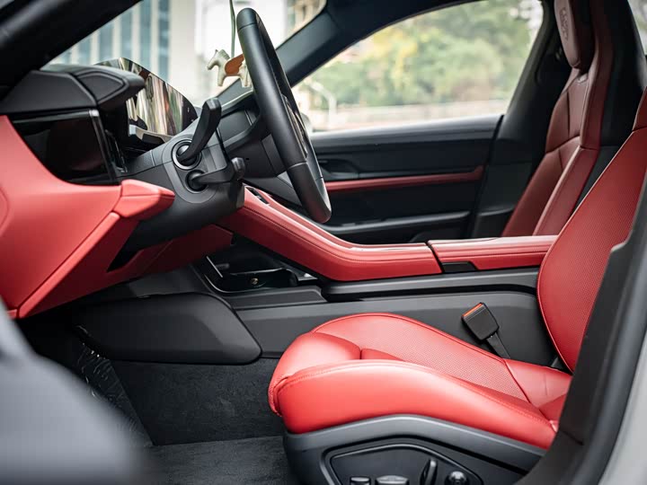 Фото 25 - Porsche Taycan