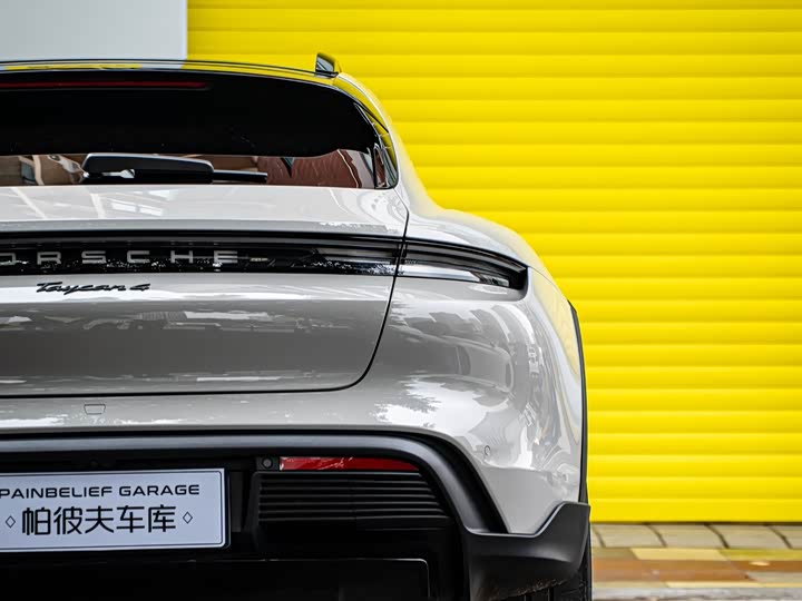 Фото 9 - Porsche Taycan