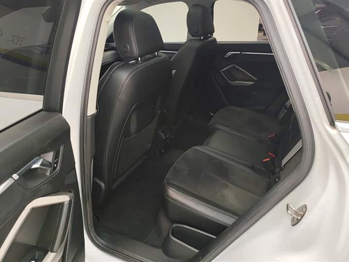 Фото 11 - Audi Q3