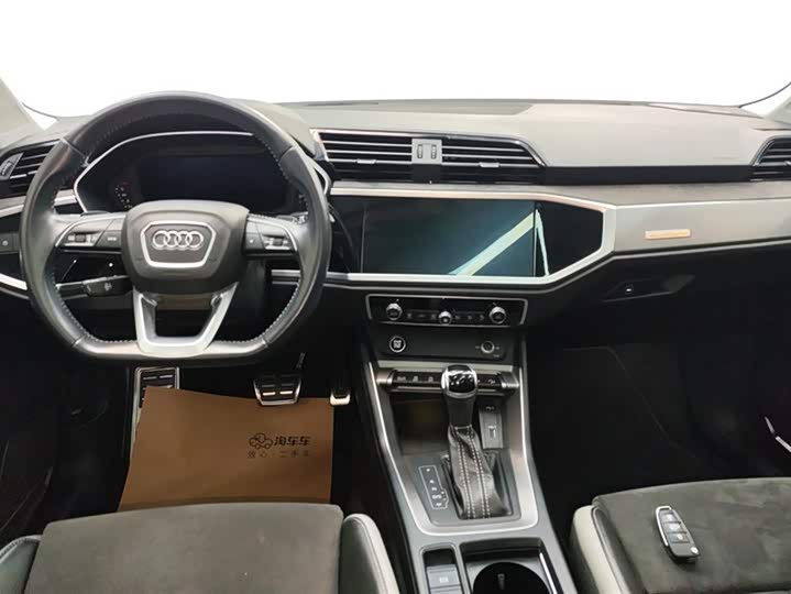 Фото 12 - Audi Q3