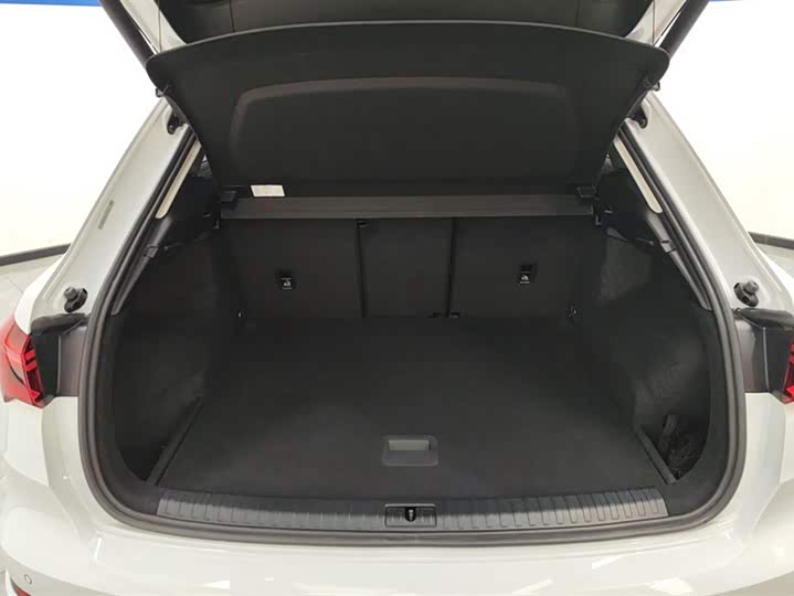 Фото 4 - Audi Q3