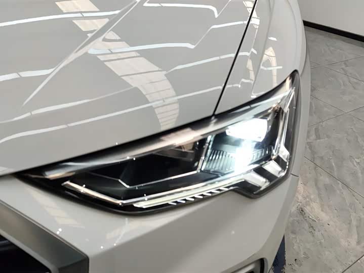 Фото 5 - Audi Q3