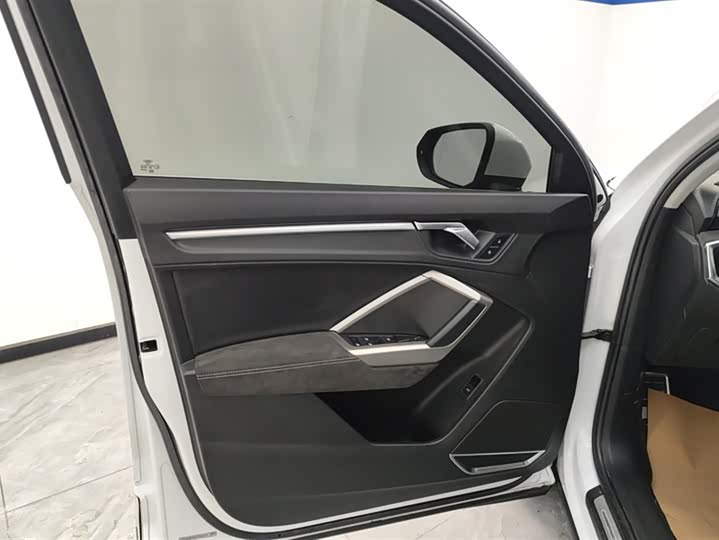 Фото 7 - Audi Q3