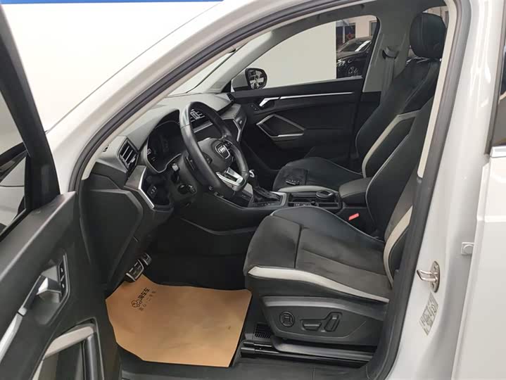 Фото 9 - Audi Q3