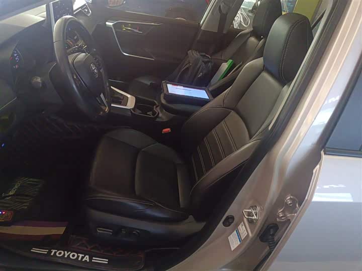 Фото 15 - Toyota Wildlander