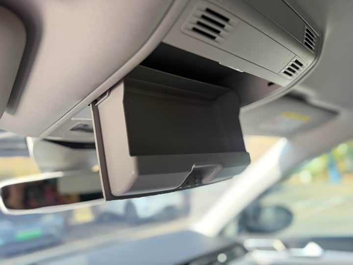 Фото 13 - Volkswagen Passat Variant