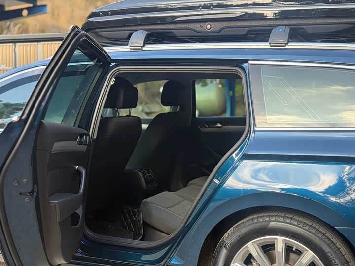 Фото 19 - Volkswagen Passat Variant