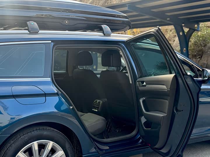 Фото 20 - Volkswagen Passat Variant