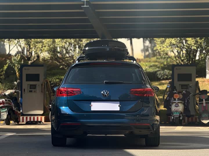 Фото 30 - Volkswagen Passat Variant