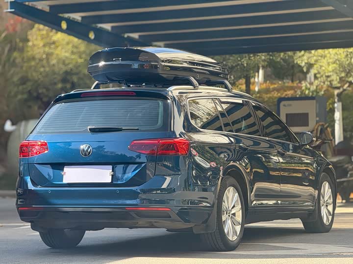 Фото 31 - Volkswagen Passat Variant